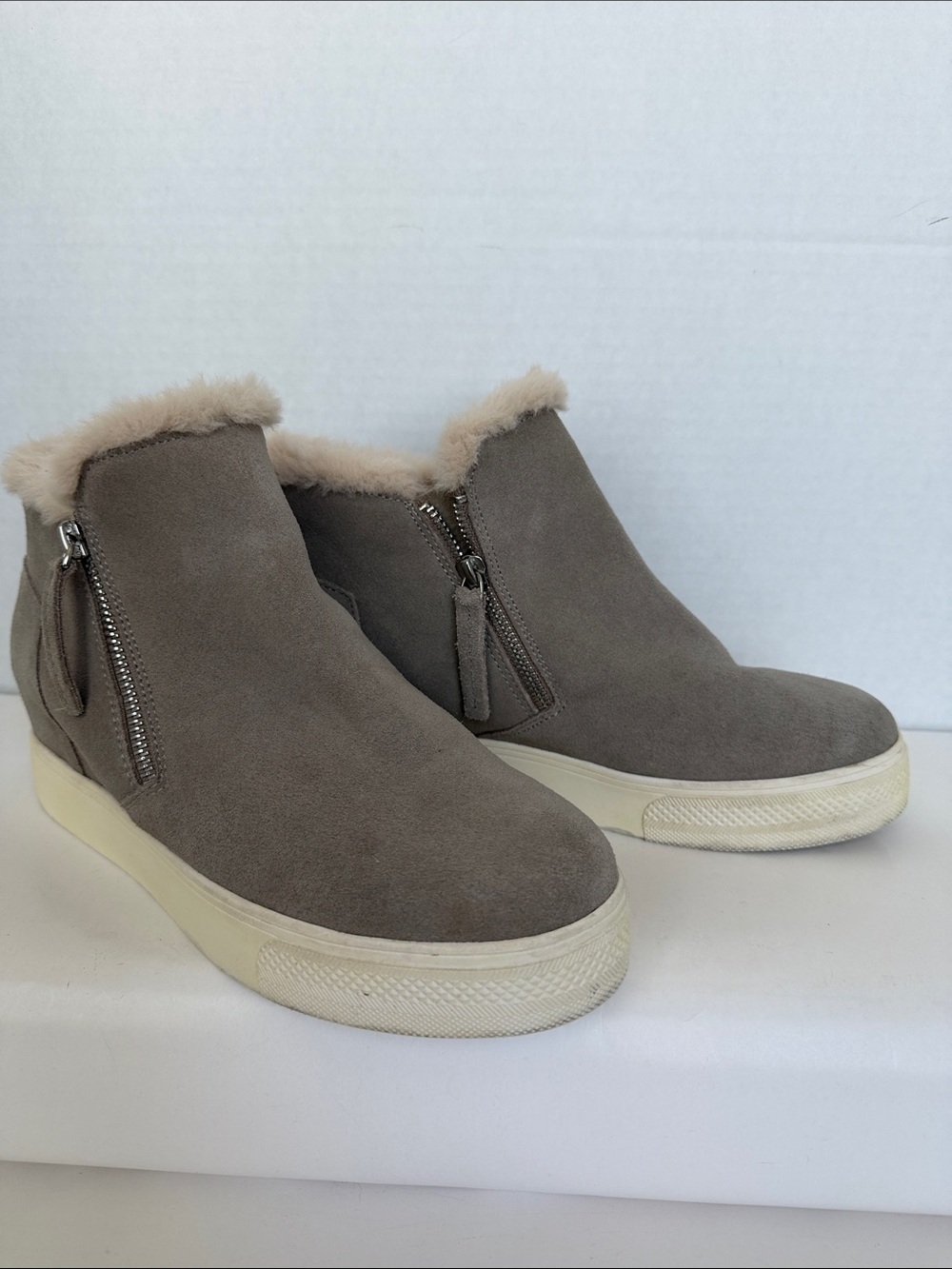 Dolce Vita Taupe/ grey Suede Faux Fur-Lined Ankle Booties